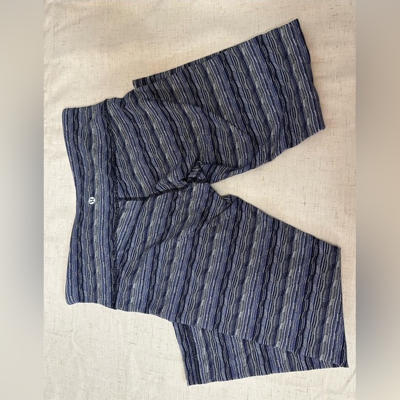 Lululemon Athletica Blue Gray Leggings with Heathered Pattern - Picture 4 of 10